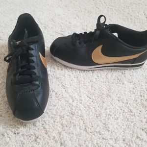 Nike womens Cortez